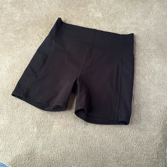 Vuori Pants - Women's Vuori Black Bike Shorts